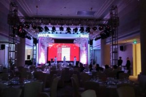 大型公司企业年会活动应怎样策划？？？？？