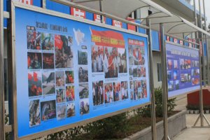 不锈钢宣传牌广告展板